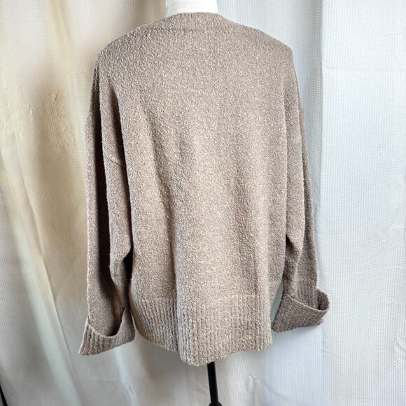 NWT Lillusory Oversized Cuff Sleeve Beige Camel Size M Sweater Boxy Cozy Fuzzy - Picture 9 of 10